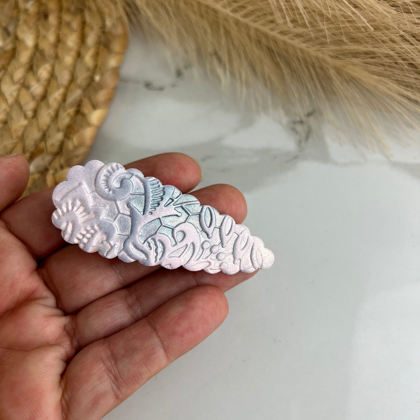 Pince à cheveux en argile polymère en dentelle irisée